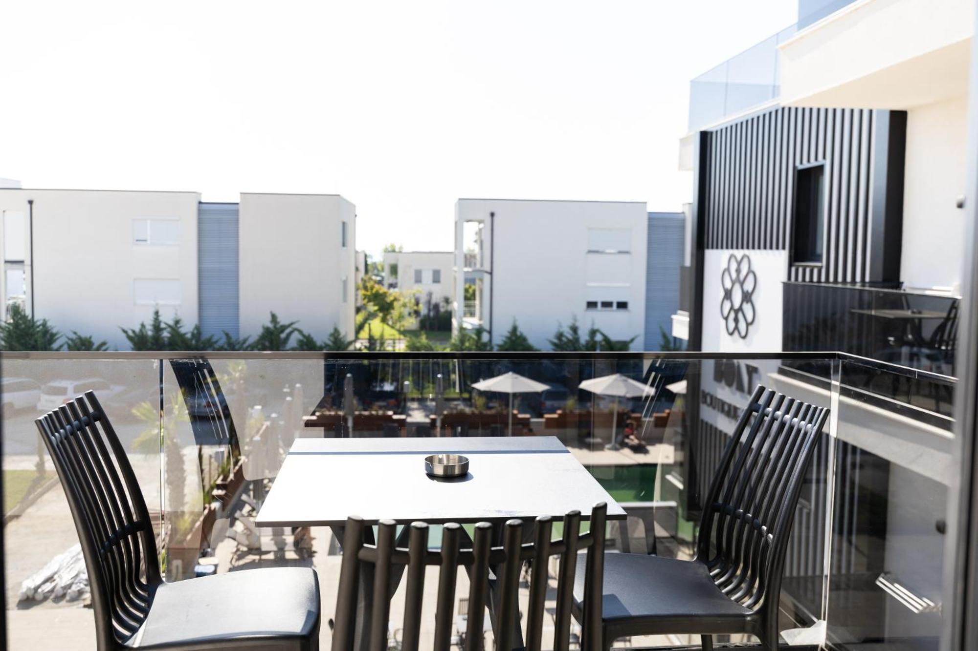 Bolt Boutique Hotel Αλέσιον Εξωτερικό φωτογραφία